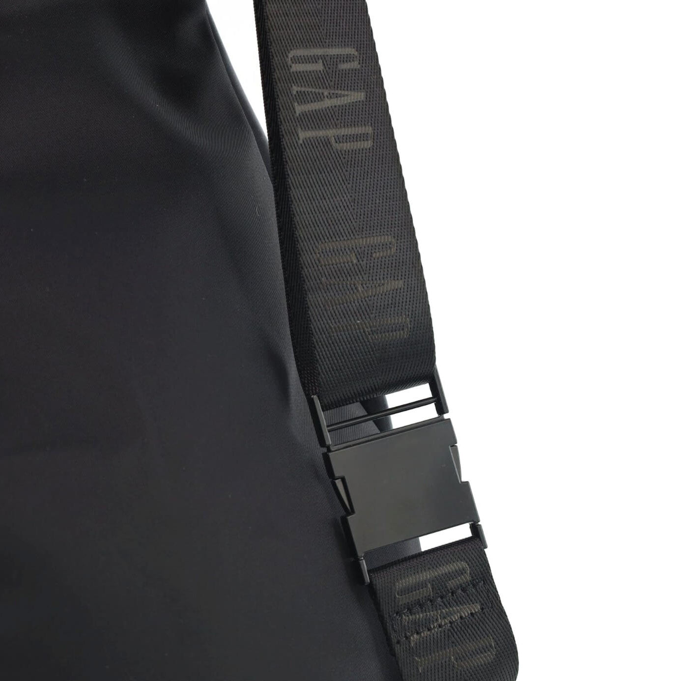 GAP 36 Nylon Sling Bag – Black