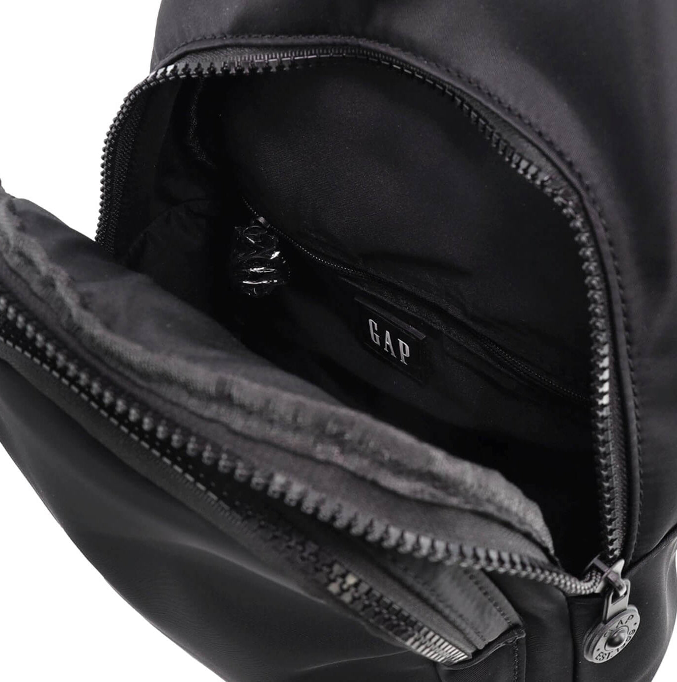 GAP Men's Nylon Sling Bag in Black