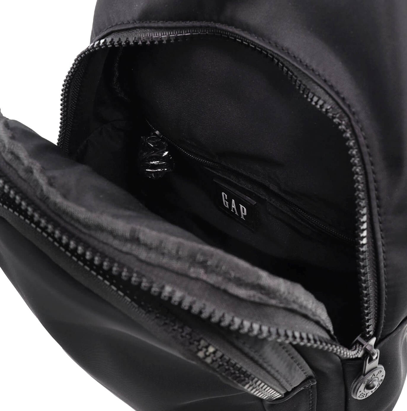 GAP Men's Nylon Sling Bag in Black