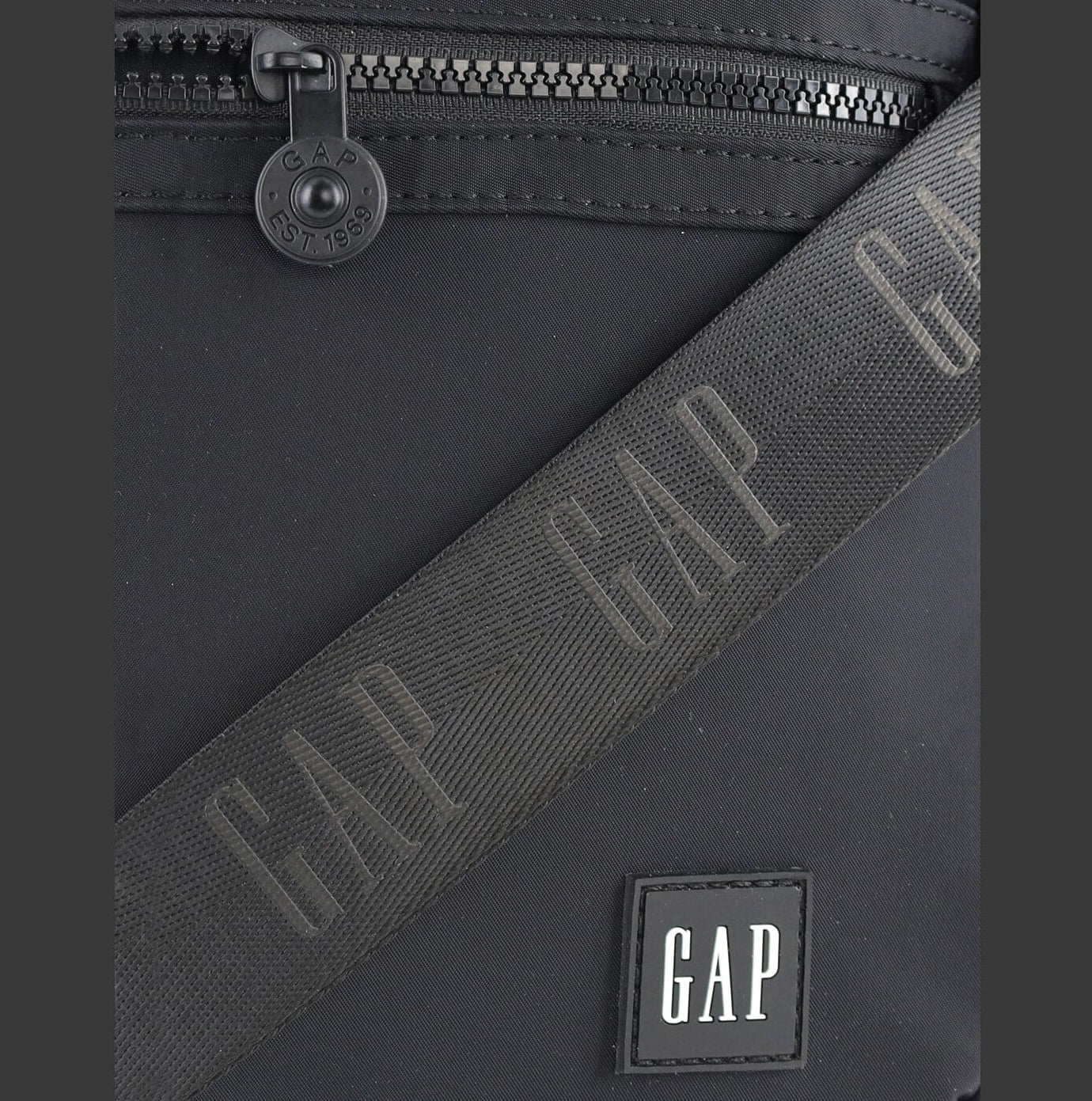 GAP Men’s Nylon Crossbody Classic Bag in Black