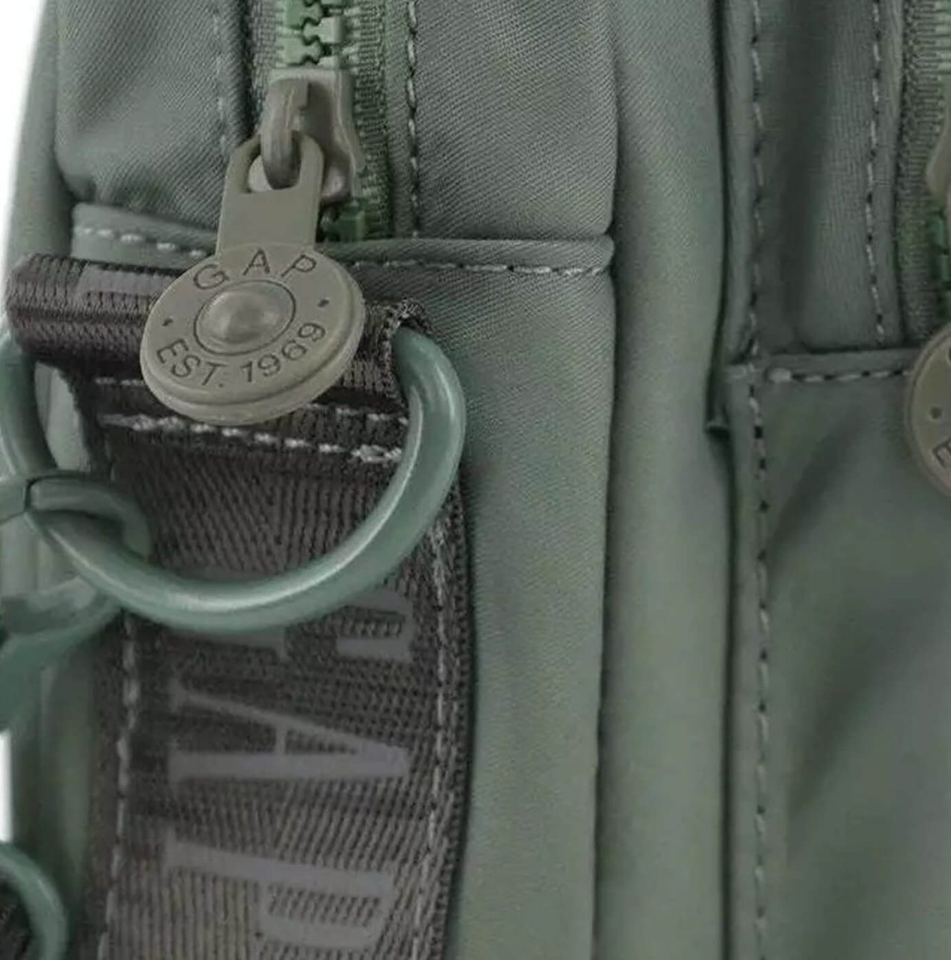 GAP Men’s Nylon Crossbody Classic Bag in Twig