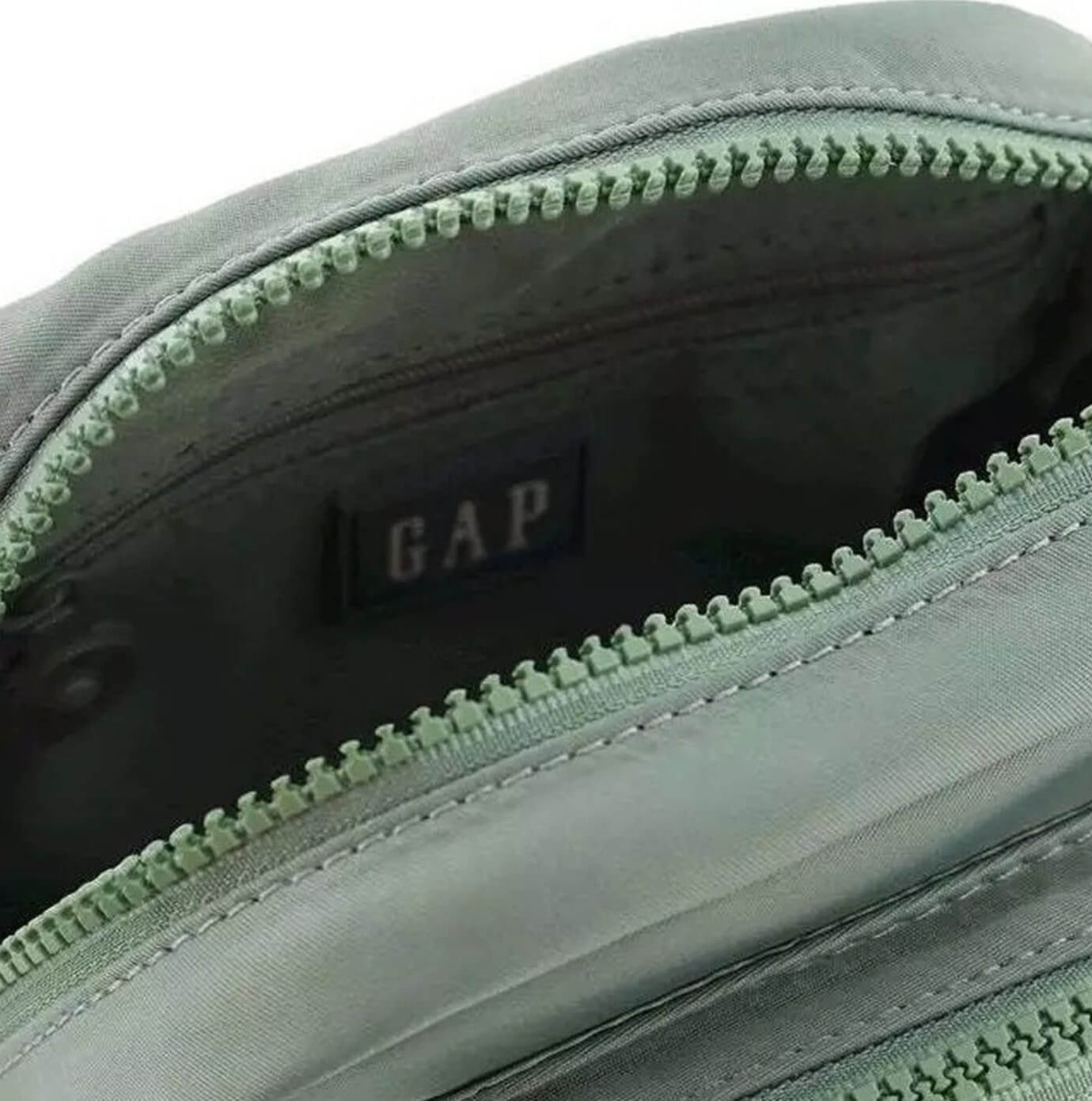 GAP Men’s Nylon Crossbody Classic Bag in Twig