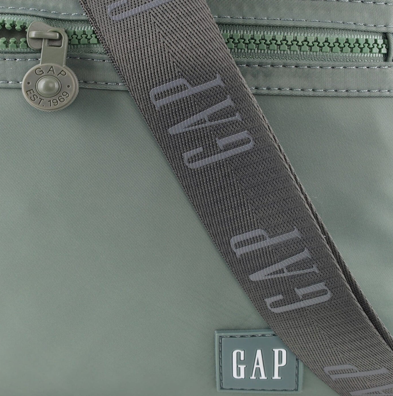 GAP Men’s Nylon Crossbody Classic Bag in Twig