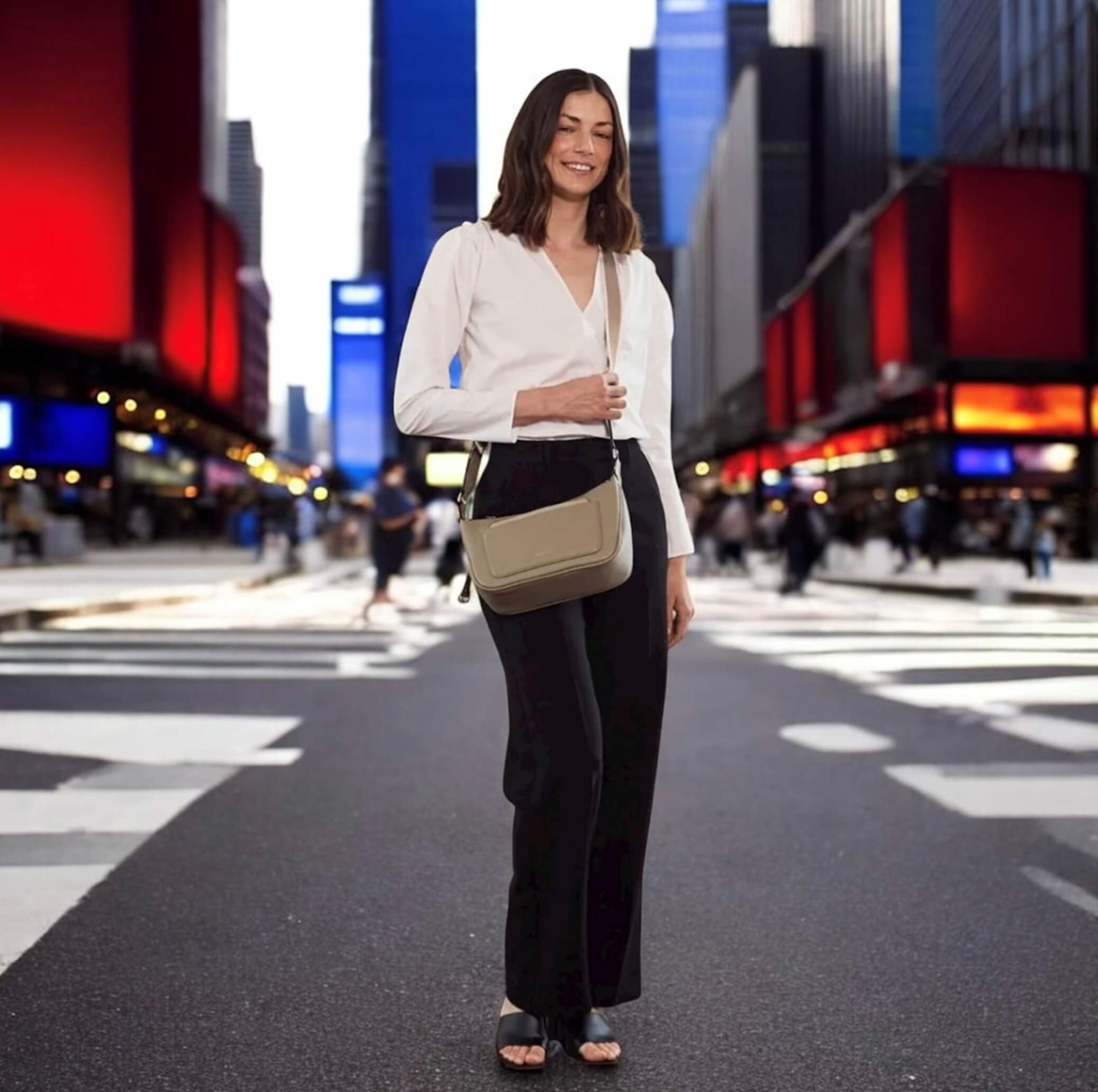 Milleni Ladies Vegan Leather Fashion Everyday Crossbody in Taupe