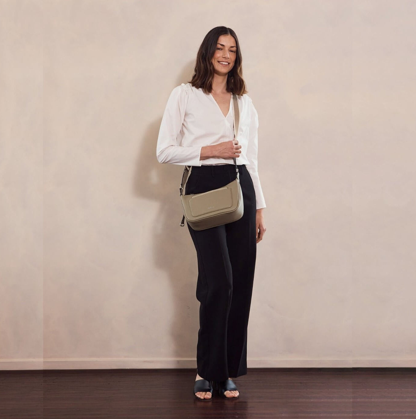 Milleni Ladies Vegan Leather Fashion Everyday Crossbody in Taupe