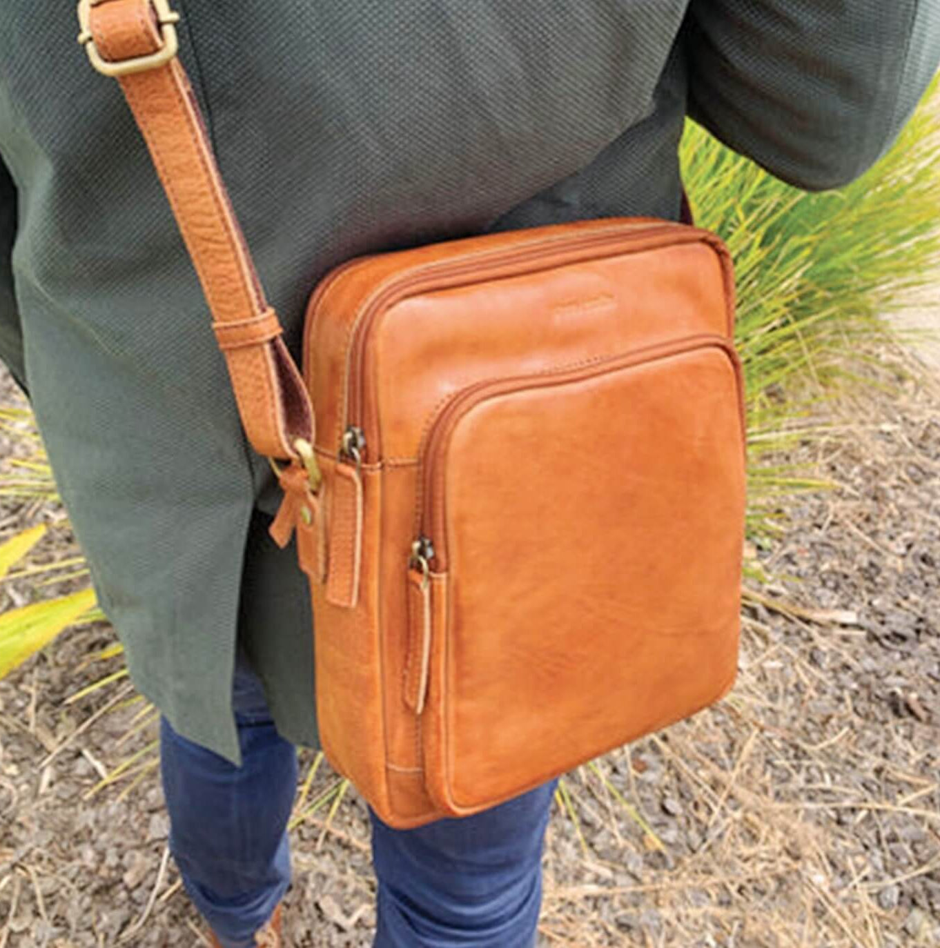 Pierre Cardin PC2804 Rustic Leather iPad Bag/Cognac