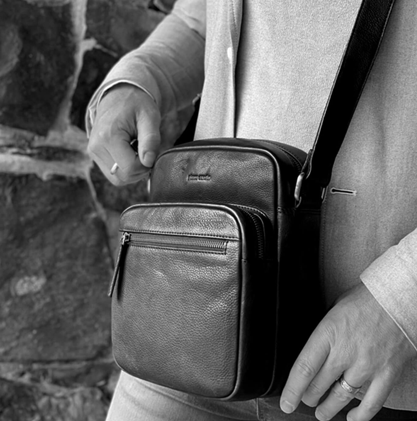 Pierre Cardin PC3502 Mens Italian Leather Cross Body Bag/Black