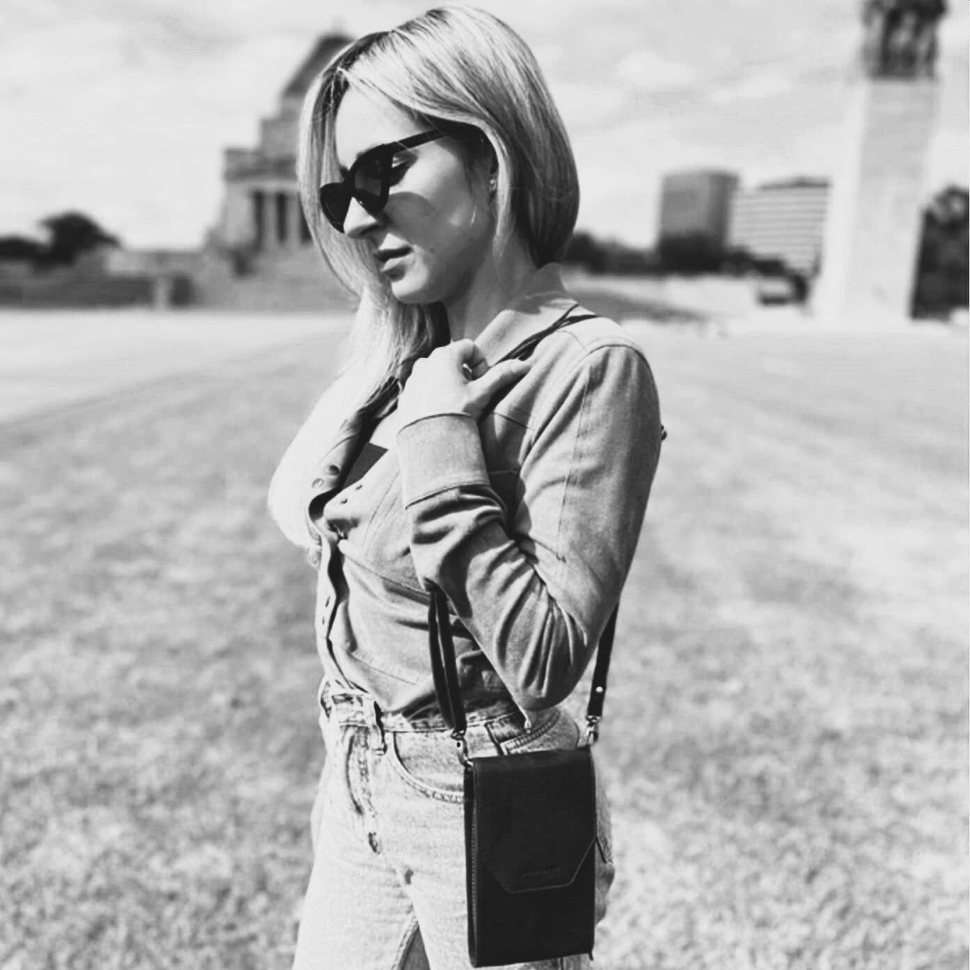 Pierre Cardin Ladies Leather Crossbody-Phone-Wallet Bag in Black