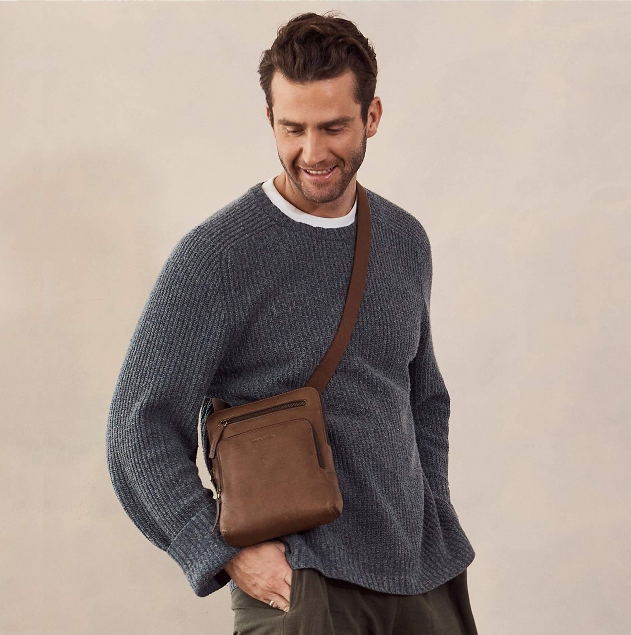 Pierre Cardin Mens Leather Casual Crossbody Bag in Oak