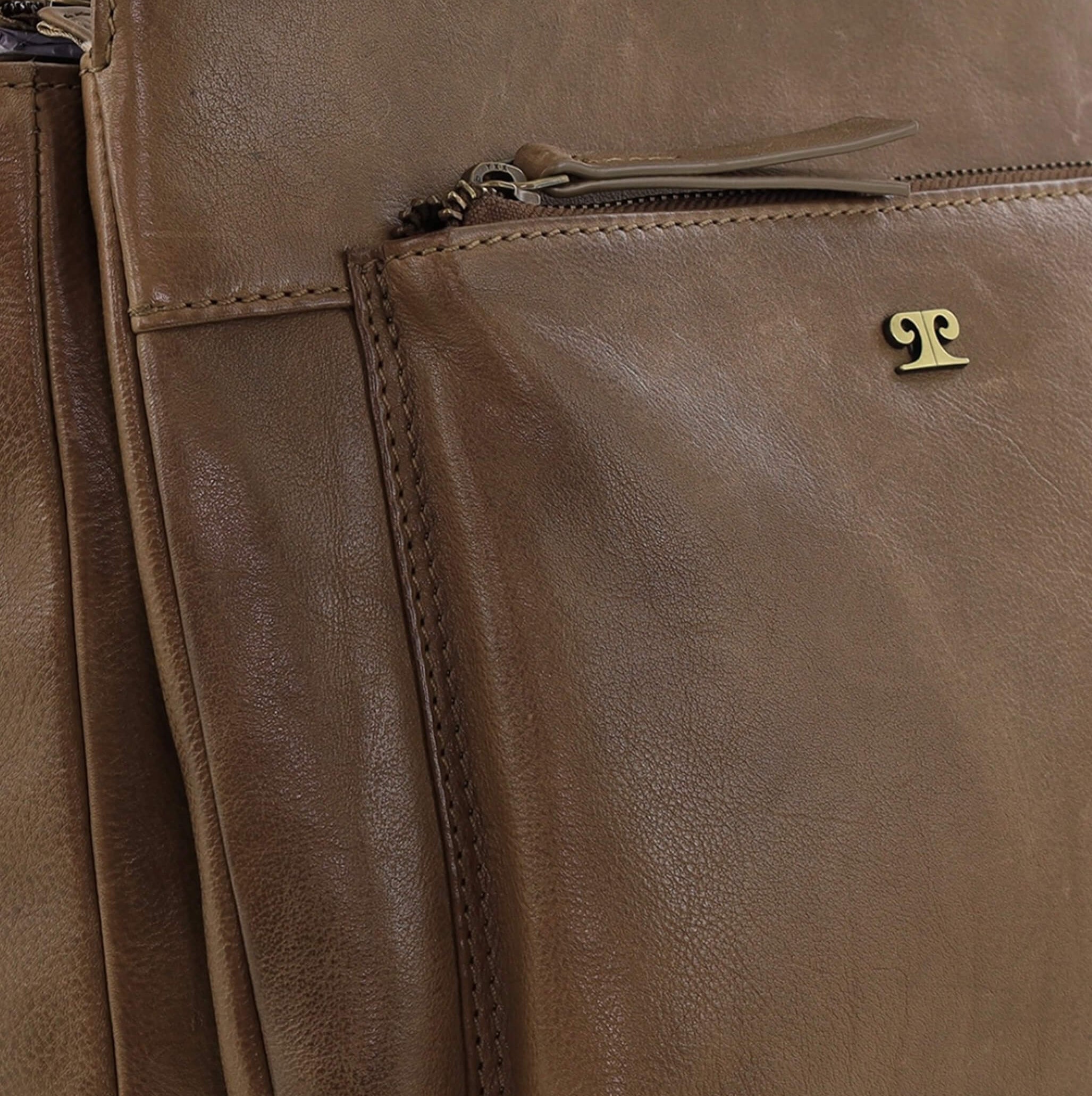 Pierre Cardin Unisex Italian Leather Crossbody Bag In Oak