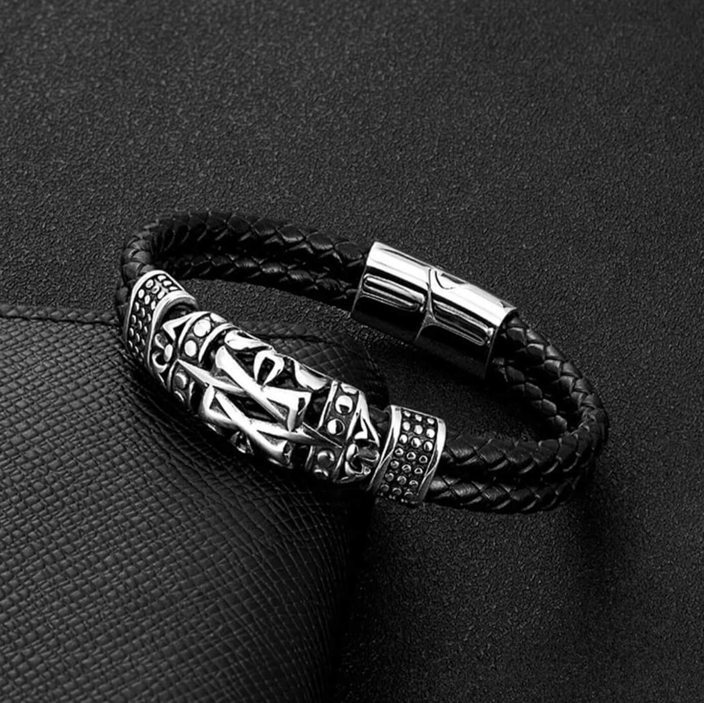 Mens Timeless Totem Design Leather Bracelet