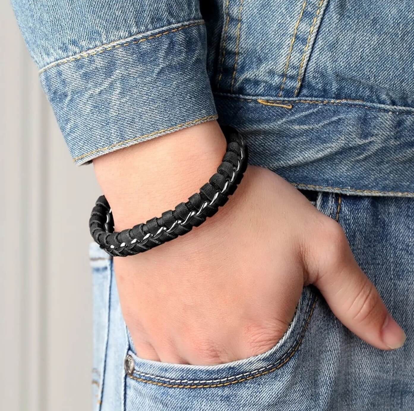 Mens Contra Leather Bracelet