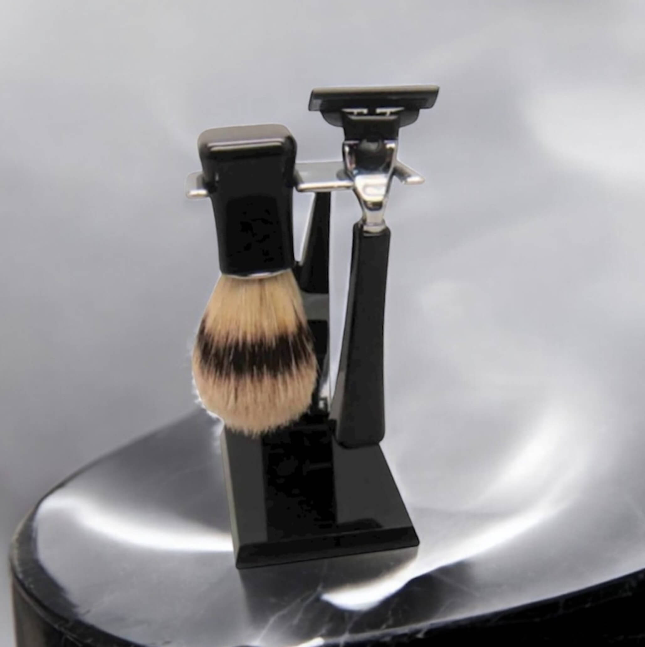 Comoy MAK3 Black Shave Set