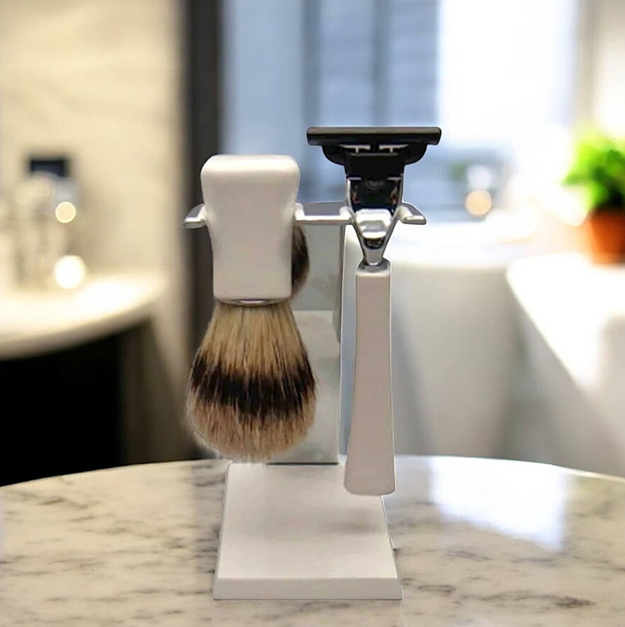 Comoy MAK3 White Shave Set