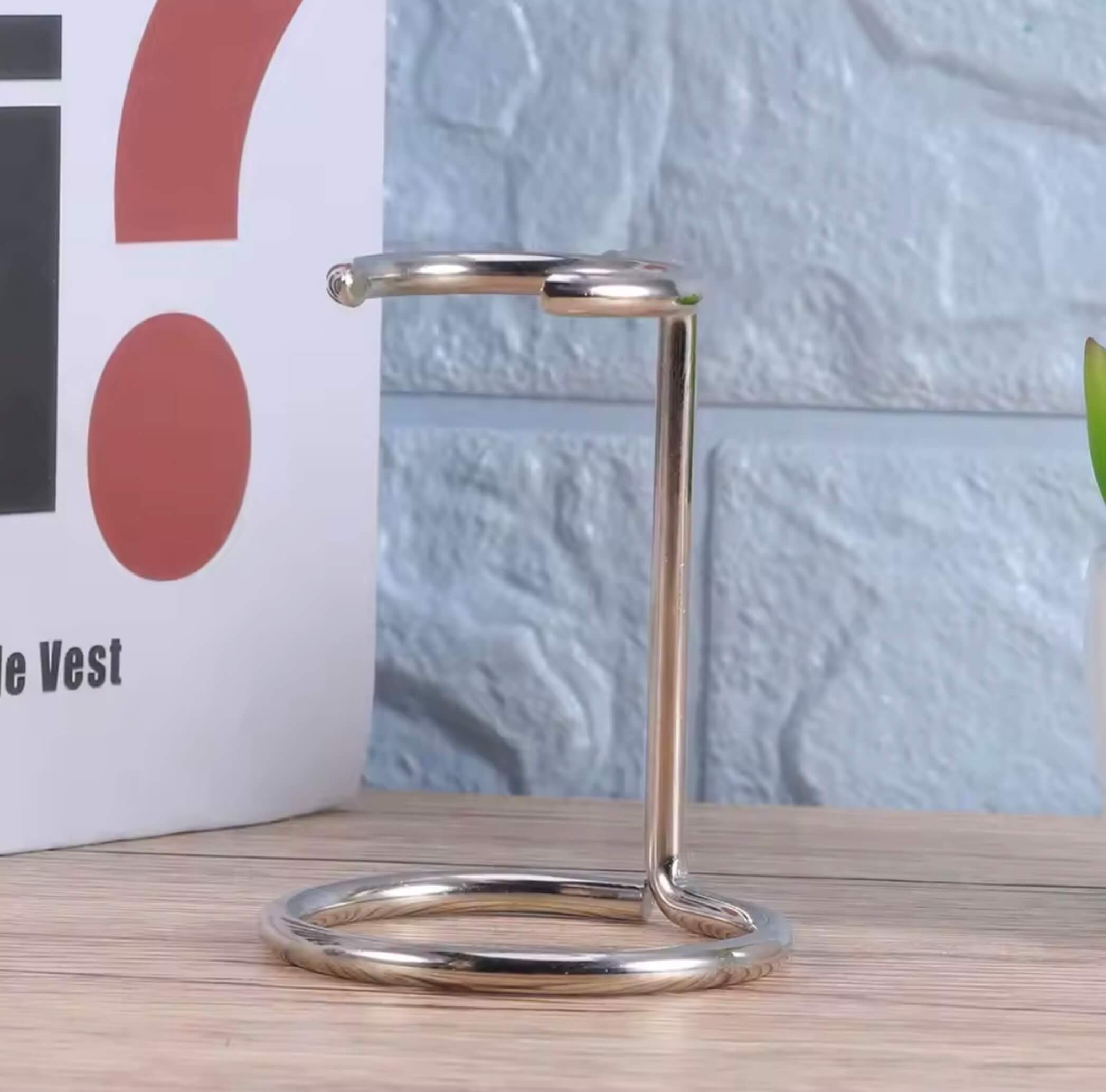 Chrome Stand: Preserve Dry and Store your Shave Brush