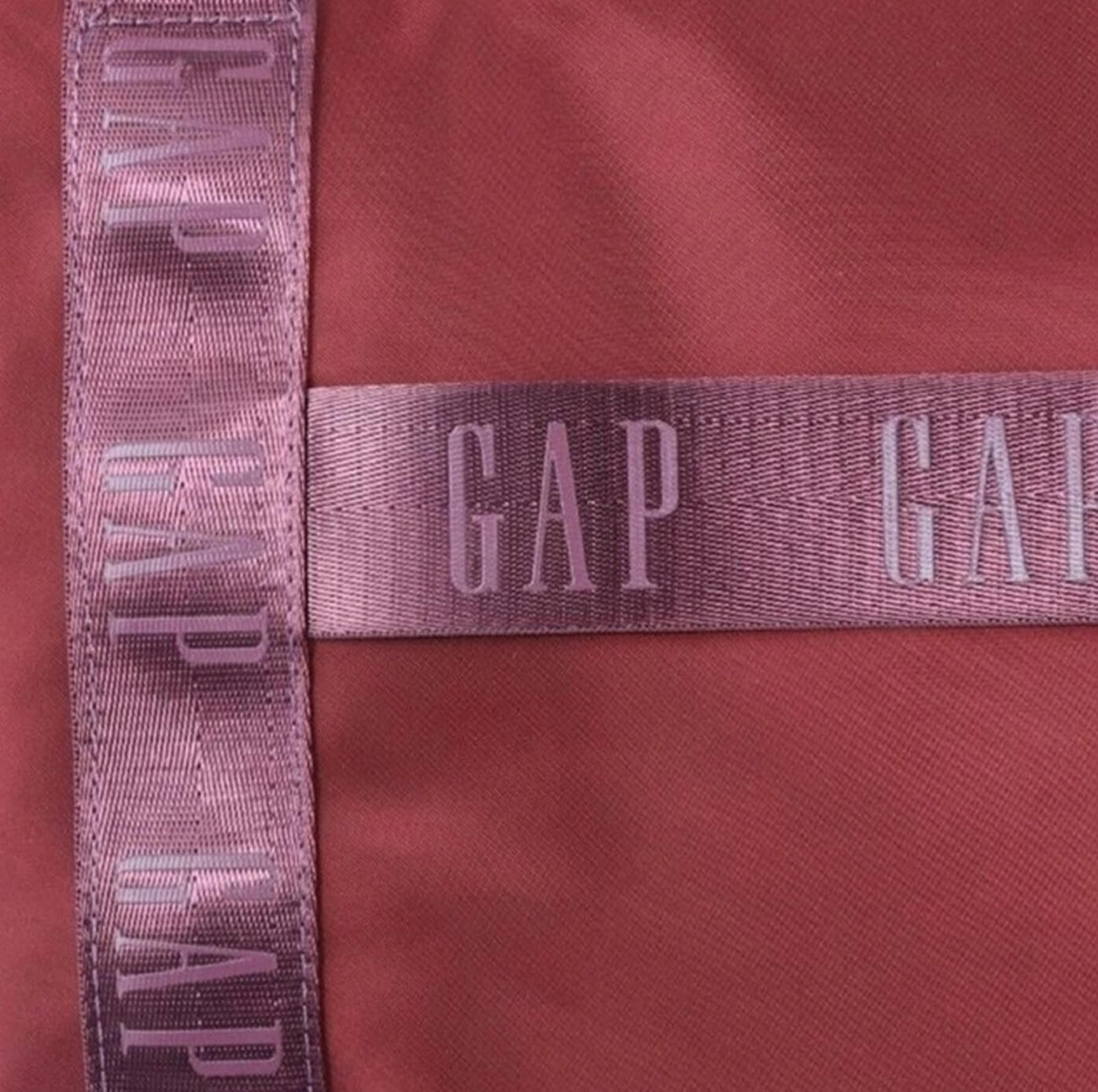 GAP Ladies RFID Nylon Tote Bag in Wine