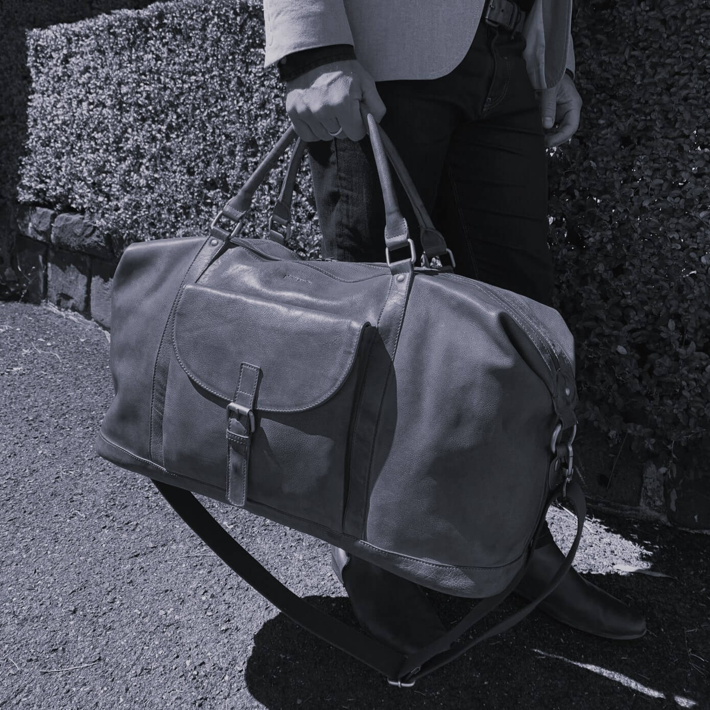 Pierre Cardin PC3134 Rustic Leather Business-Overnight Bag/Black