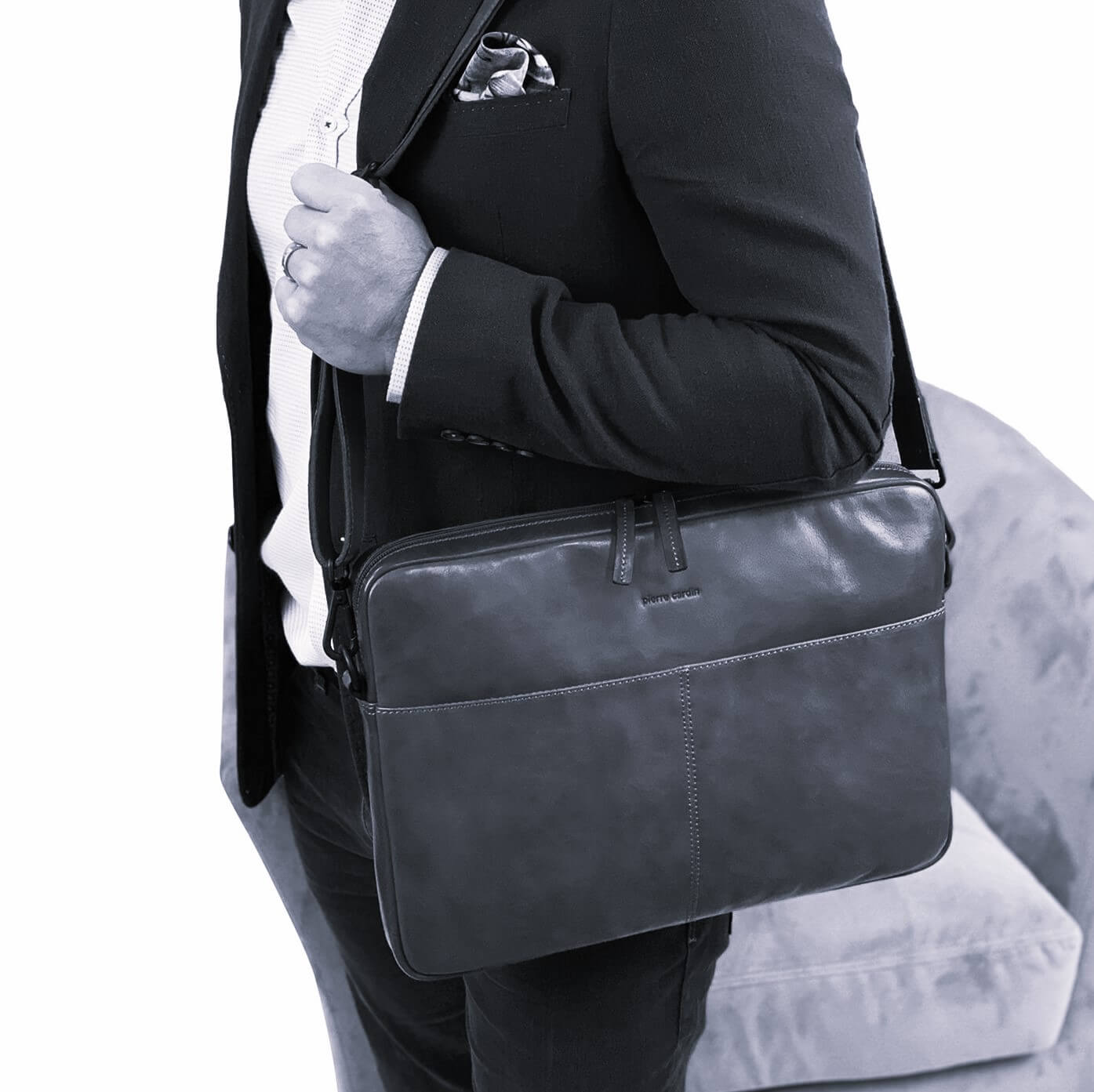 Pierre Cardin PC3387 Crumpled Leather Computer Bag/Black