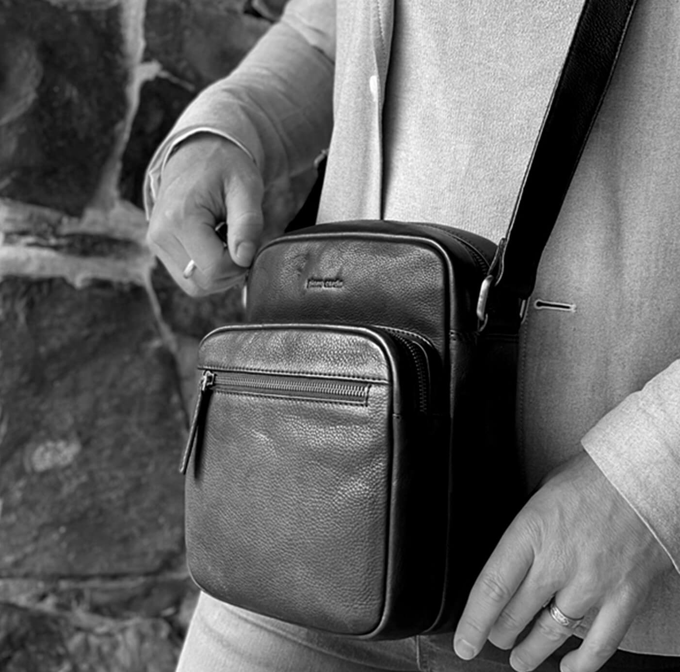 Pierre Cardin PC3502 Mens Italian Leather Cross Body Bag/Black