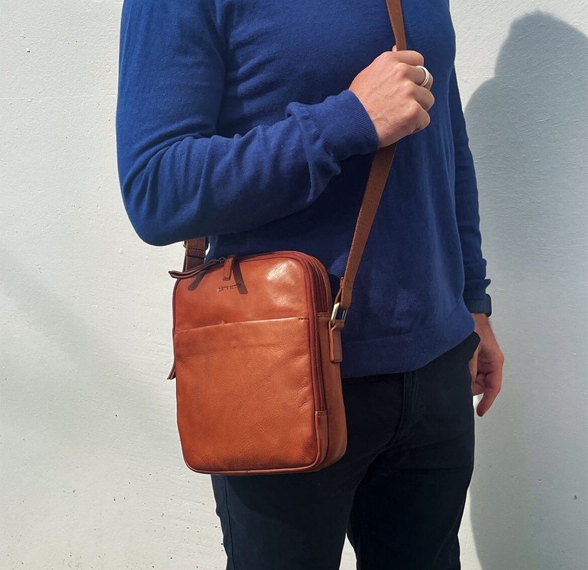 Pierre Cardin PC3712 Italian Leather Cross Body-bag/Cognac