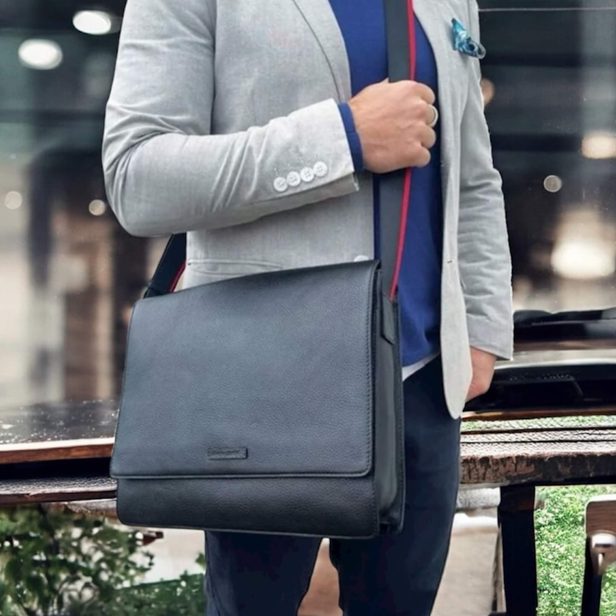 Pierre Cardin PC3700 Leather Flap-Over Computer-Bag/Navy