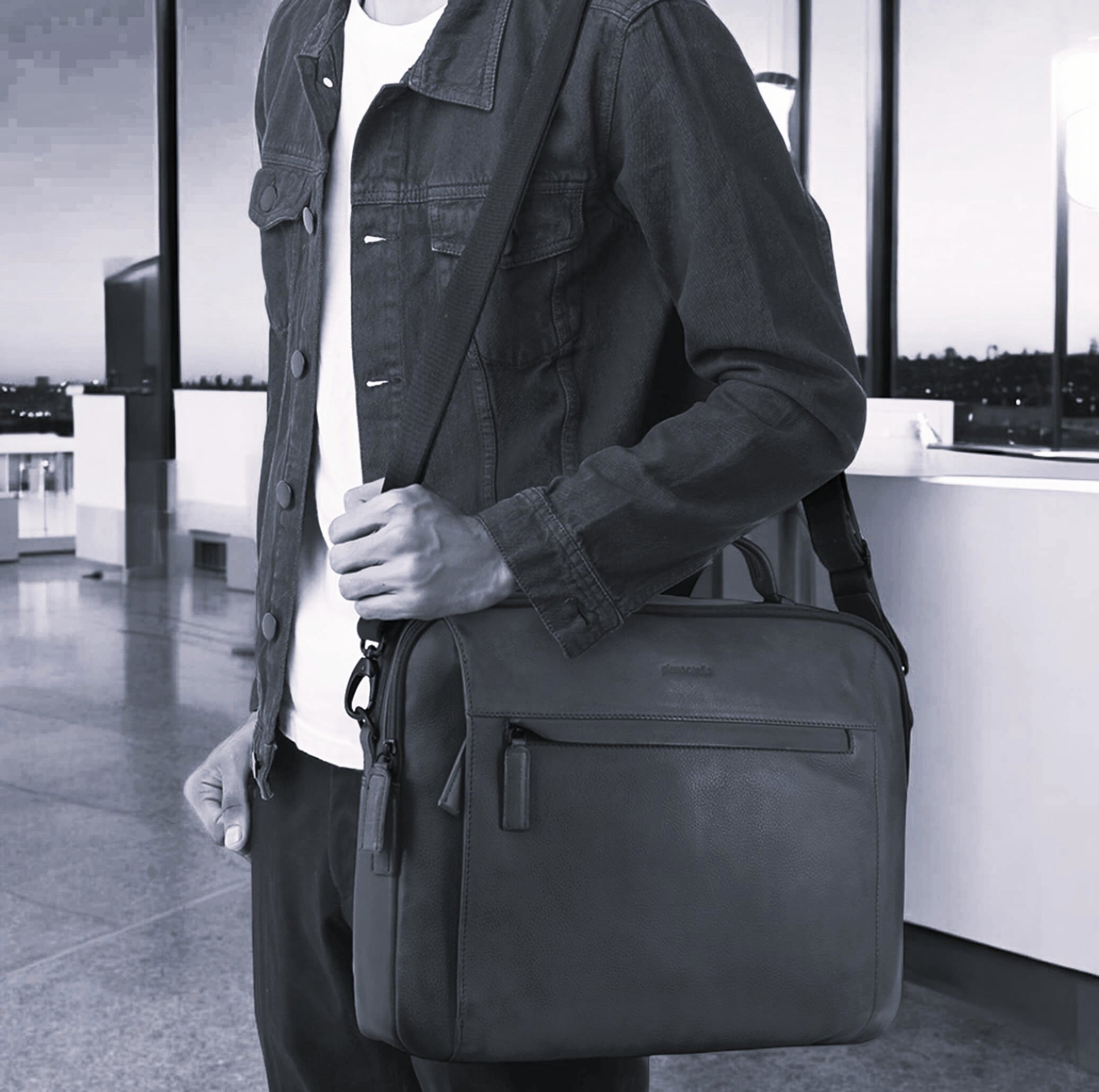 Pierre Cardin PC3876 Mens Italian Leather Computer-Business Bag/Black