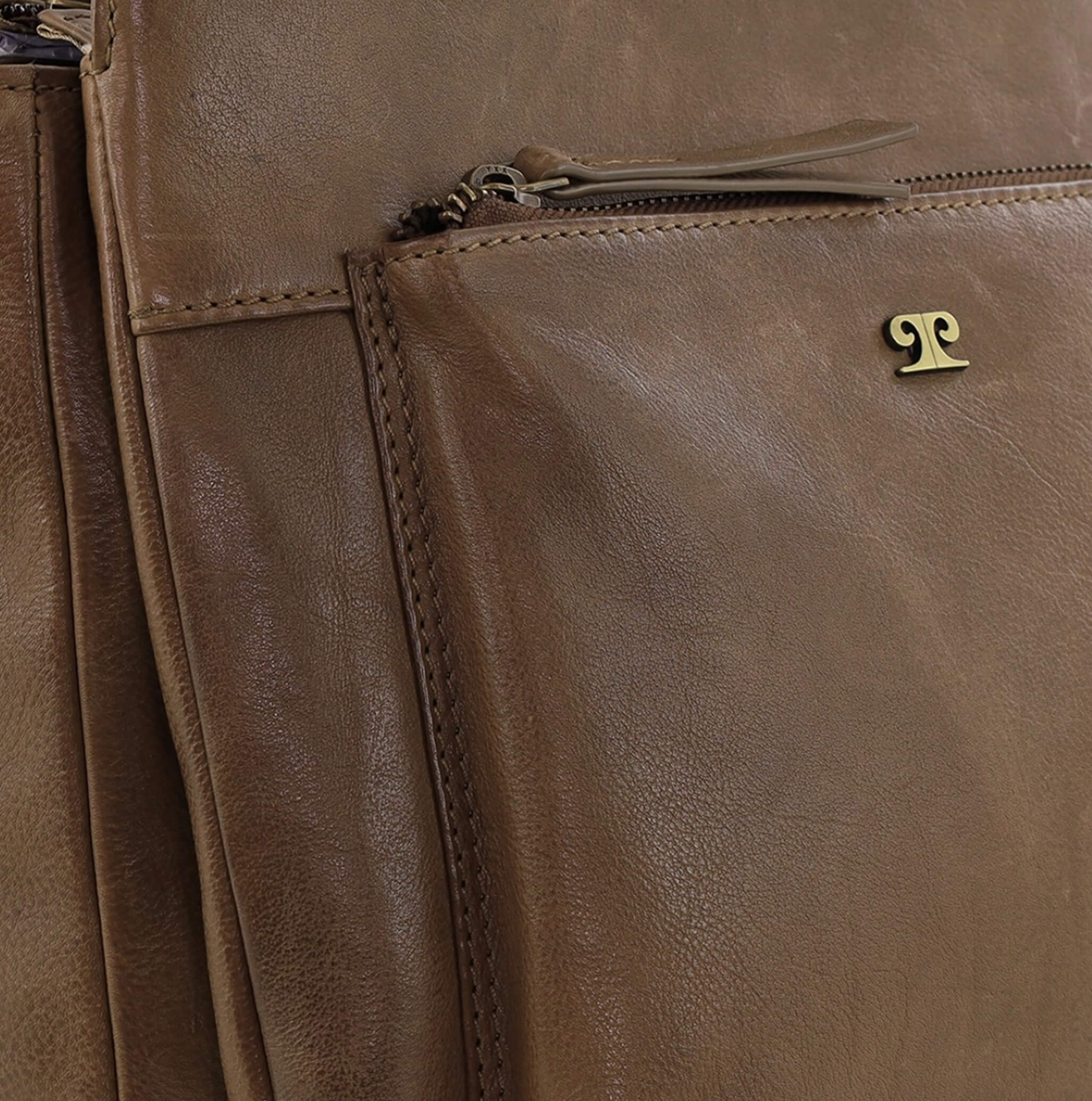 Pierre Cardin Unisex Italian Leather Crossbody Bag In Oak