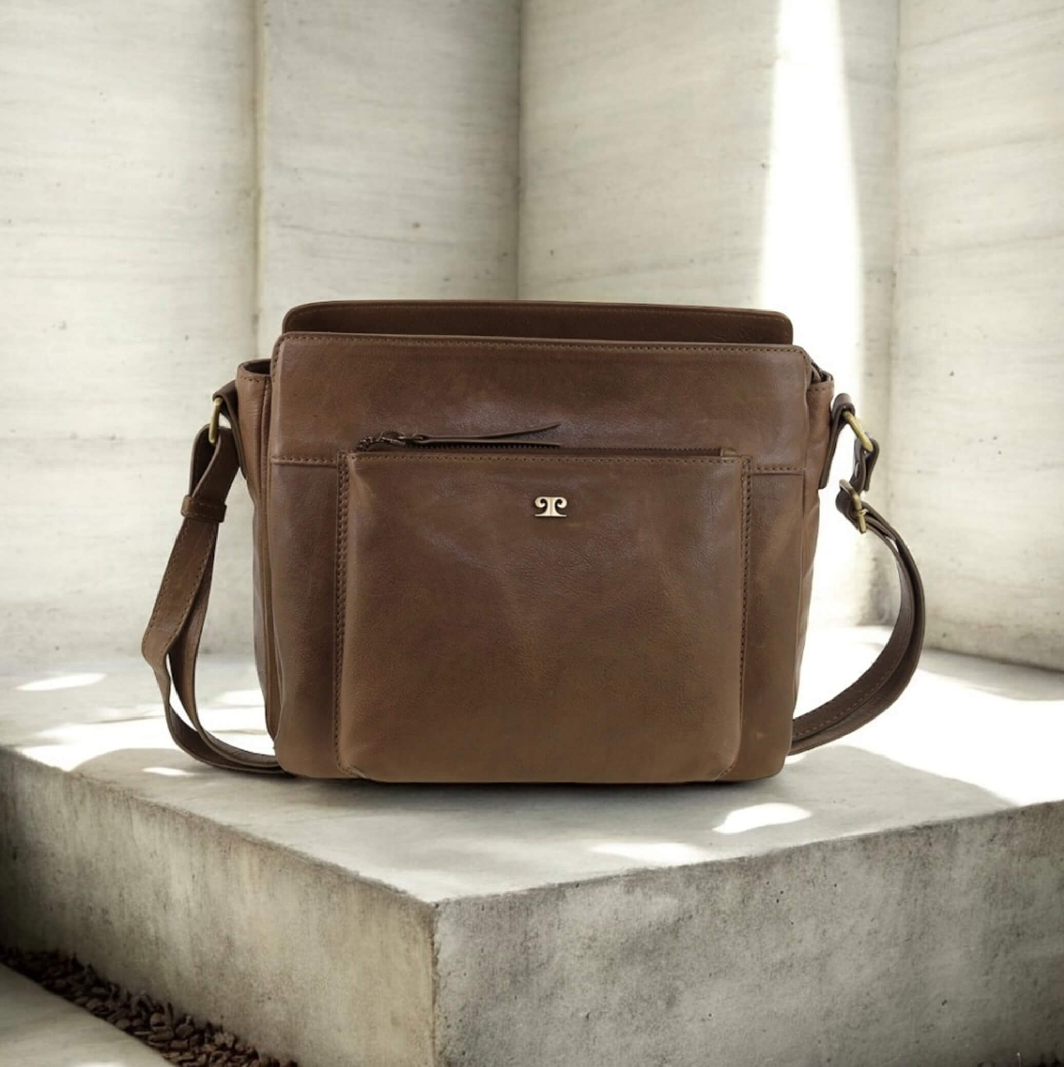 Pierre Cardin Unisex Italian Leather Crossbody Bag In Oak