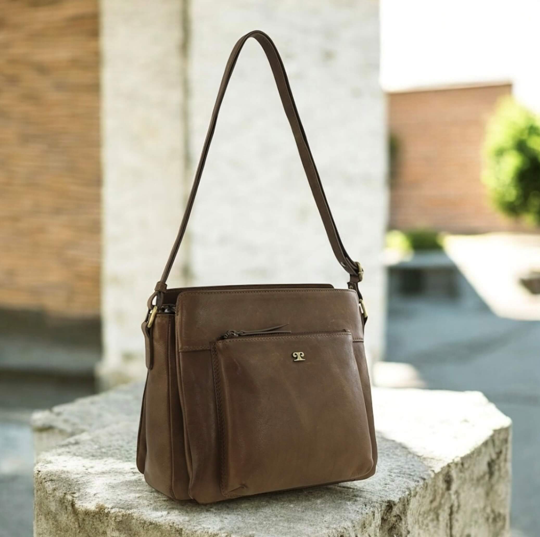 Pierre Cardin Unisex Italian Leather Crossbody Bag In Oak